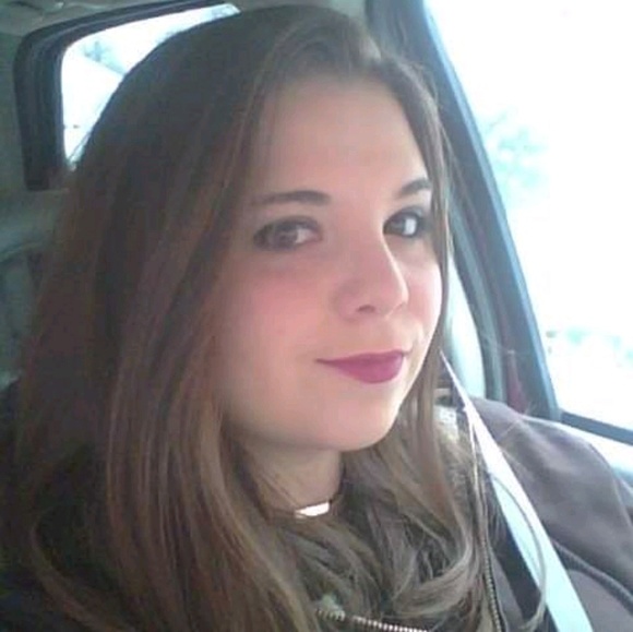 Meet your Posher, Sylvia - Picture 1 of 4